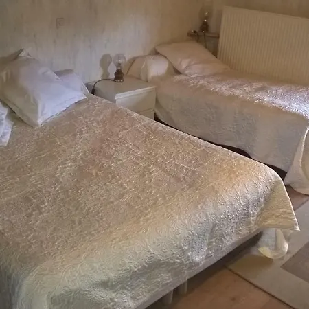 Couette-café A La Source Du Saolon 3*