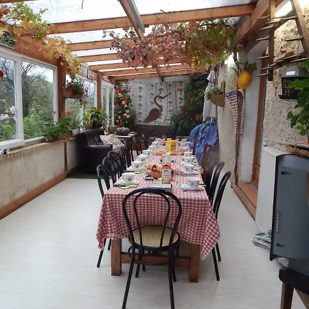 Couette-café A La Source Du Saolon